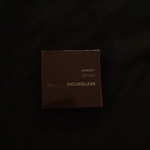 Hourglass ambient lighting blush never used